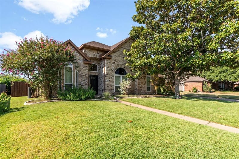 622 Meadowcrest Drive, Highland Village TX 75077 - Photo 2