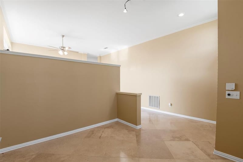 622 Meadowcrest Drive, Highland Village TX 75077 - Photo 7