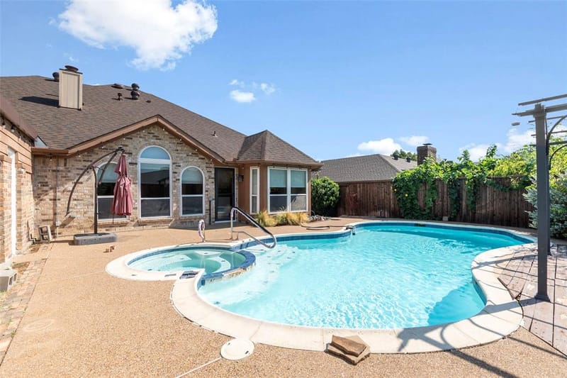 622 Meadowcrest Drive, Highland Village TX 75077