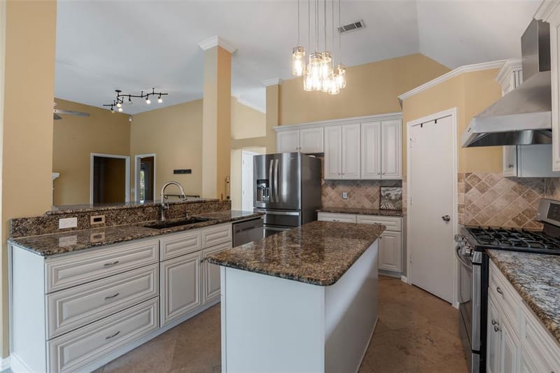 622 Meadowcrest Drive, Highland Village TX 75077 - Photo 19