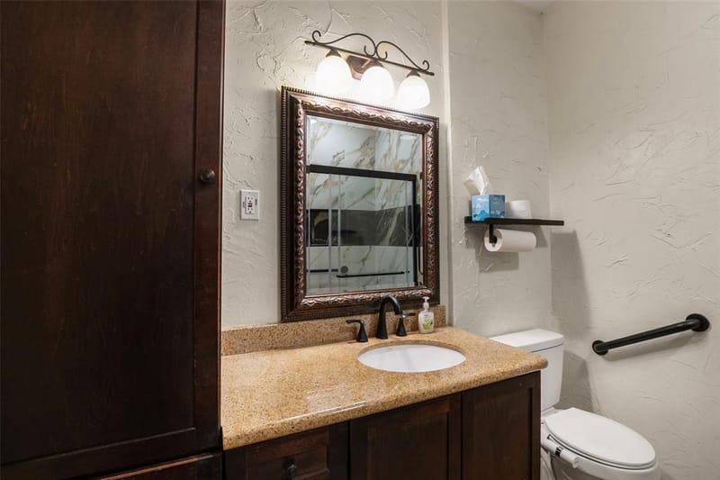 622 Meadowcrest Drive, Highland Village TX 75077 - Photo 35