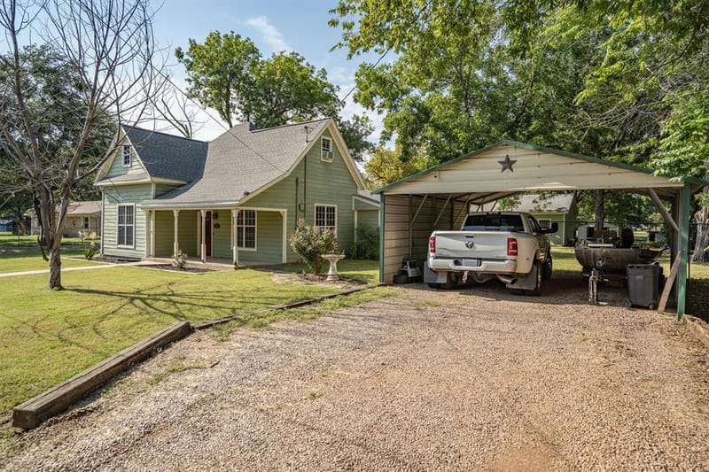 801 E Main Street, Tioga TX 76271 - Photo 2