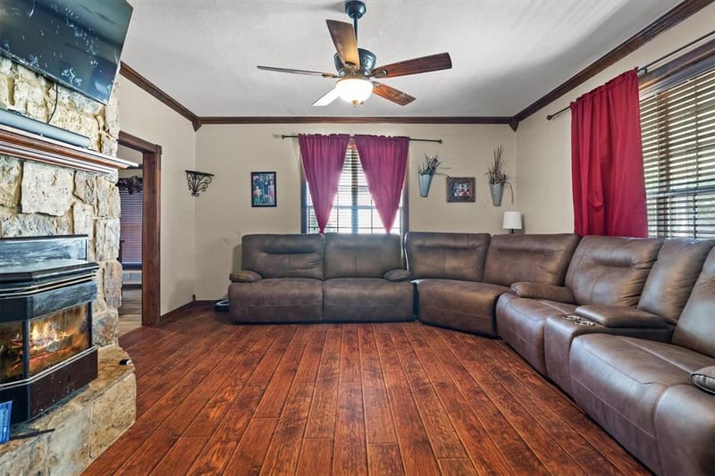 801 E Main Street, Tioga TX 76271 - Photo 7