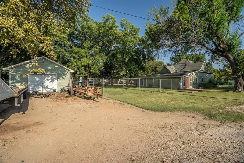 801 E Main Street, Tioga TX 76271 - Photo 32