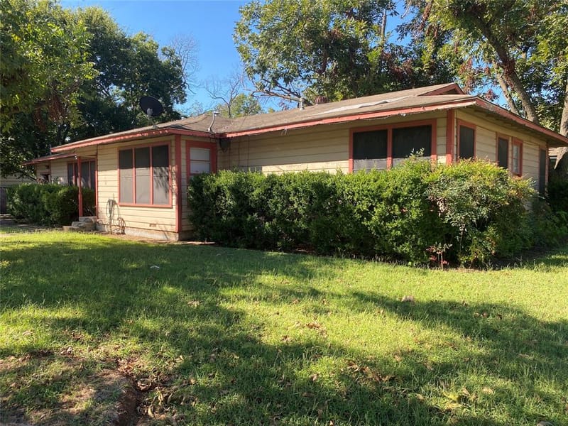 413 Shaw Street, Cleburne TX 76033 - Photo 3