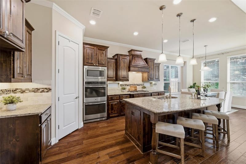 3815 Wind Cave Bend, Irving TX 75063 - Photo 6