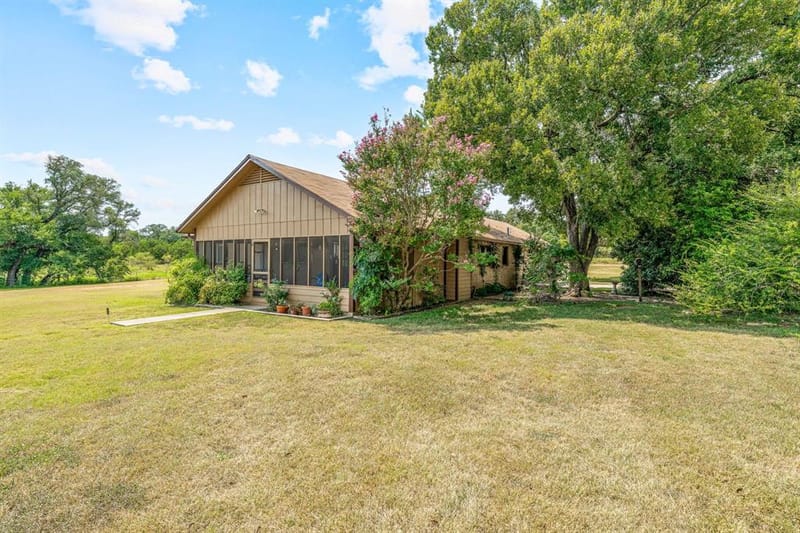 15061 Highway 6, Iredell TX 76649
