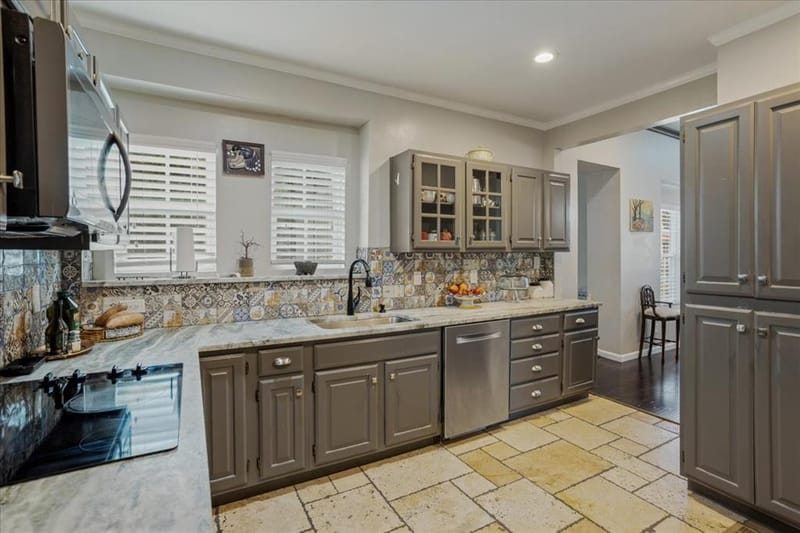 114 W King Street, Sherman TX 75090 - Photo 10