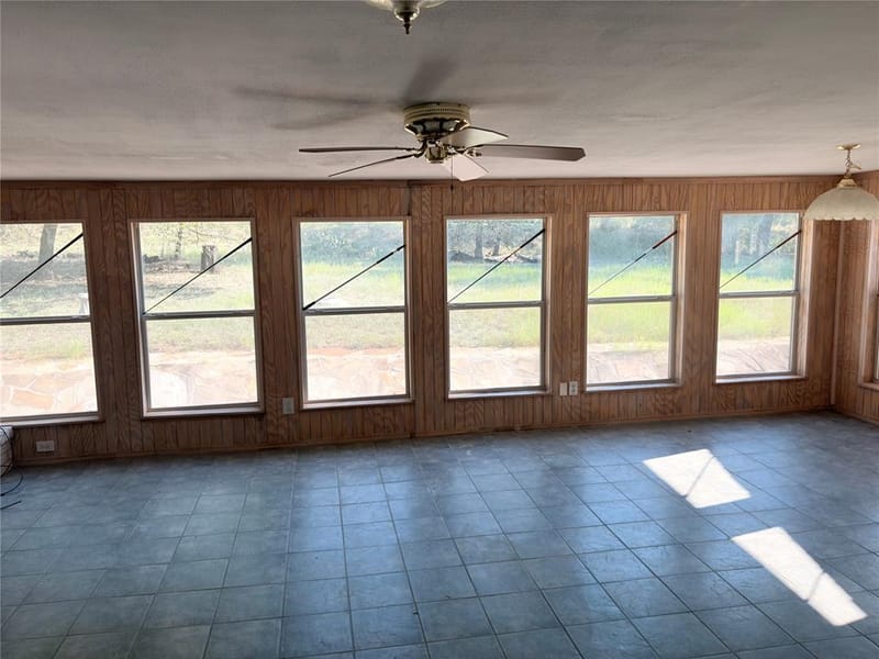 1009 11th Street NW, Mineral Wells TX 76067 - Photo 4