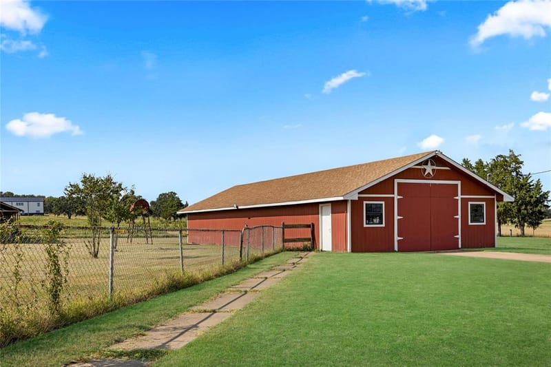 4425 County Road 711, Cleburne TX 76031 - Photo 17