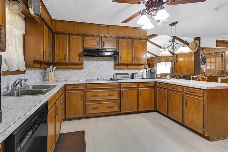 4425 County Road 711, Cleburne TX 76031 - Photo 11