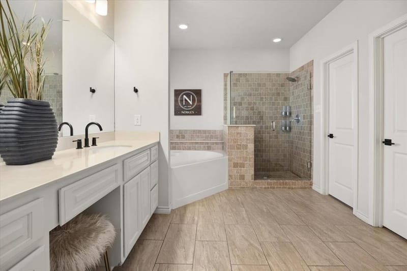 6909 Clayton Nicholas Court, Arlington TX 76001 - Photo 26