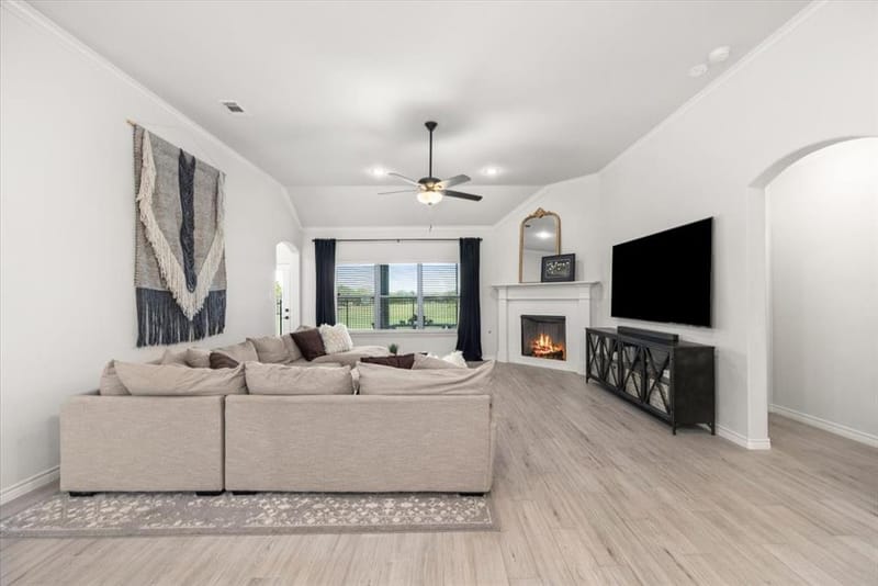 6909 Clayton Nicholas Court, Arlington TX 76001 - Photo 7