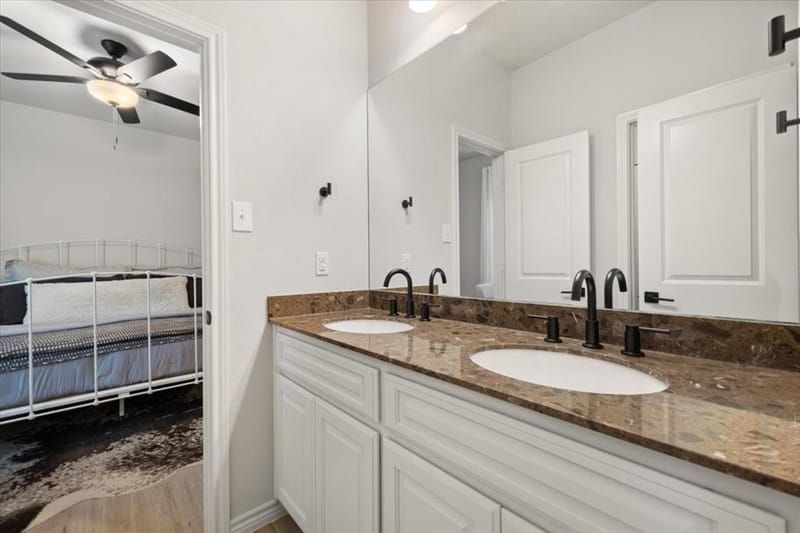 6909 Clayton Nicholas Court, Arlington TX 76001 - Photo 28