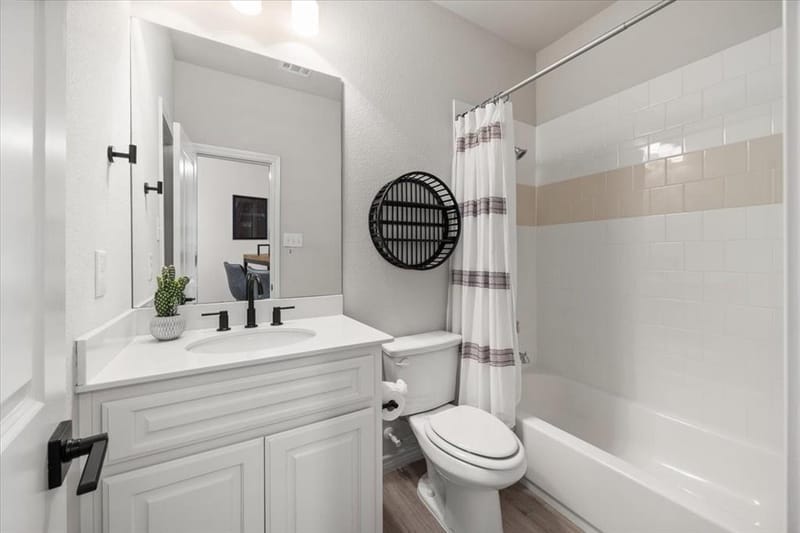 6909 Clayton Nicholas Court, Arlington TX 76001 - Photo 33