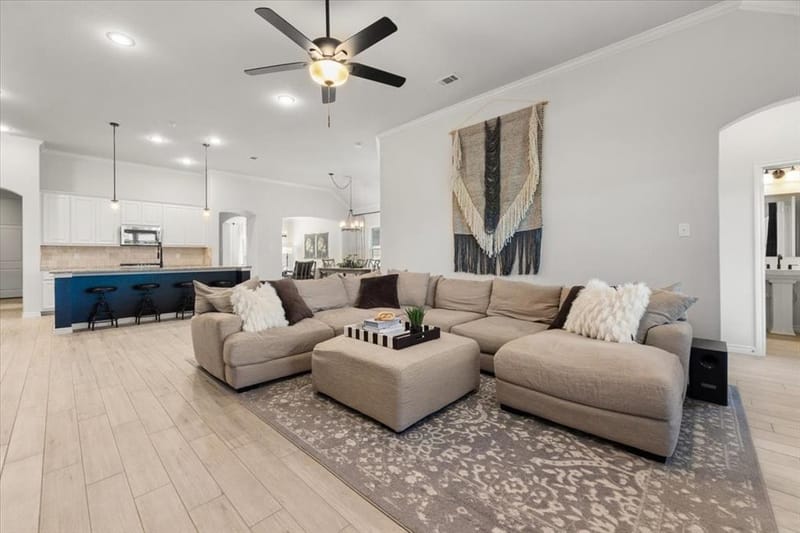 6909 Clayton Nicholas Court, Arlington TX 76001 - Photo 18