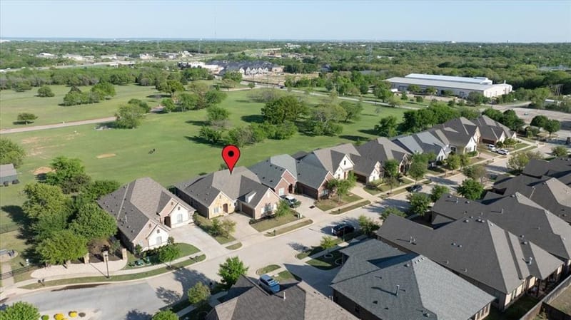 6909 Clayton Nicholas Court, Arlington TX 76001 - Photo 4