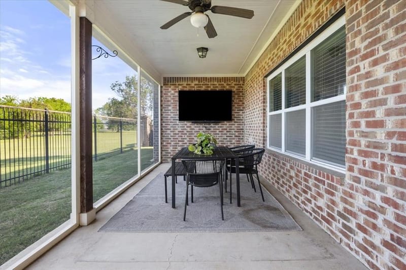 6909 Clayton Nicholas Court, Arlington TX 76001 - Photo 8
