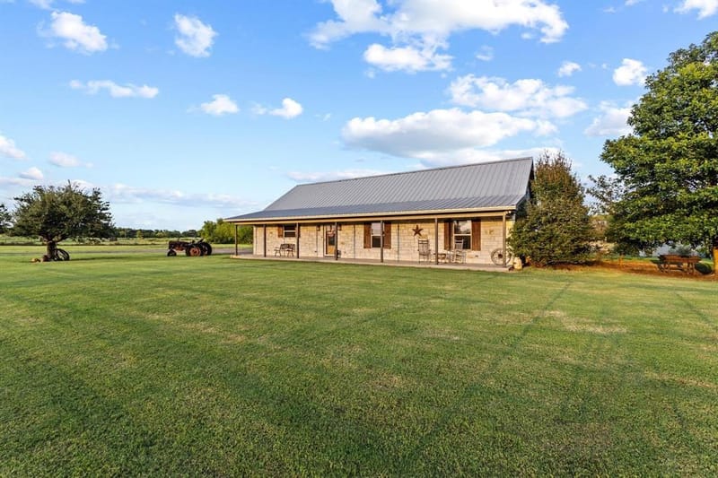 5285 County Road 3226, Lone Oak TX 75453 - Photo 2