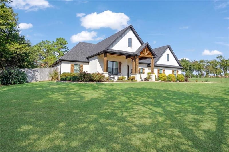 260 Lakeview Drive, Denison TX 75020 - Photo 2