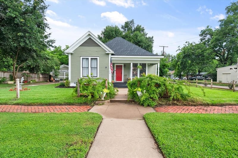 1004 W 5th Avenue, Corsicana TX 75110 - Photo 36