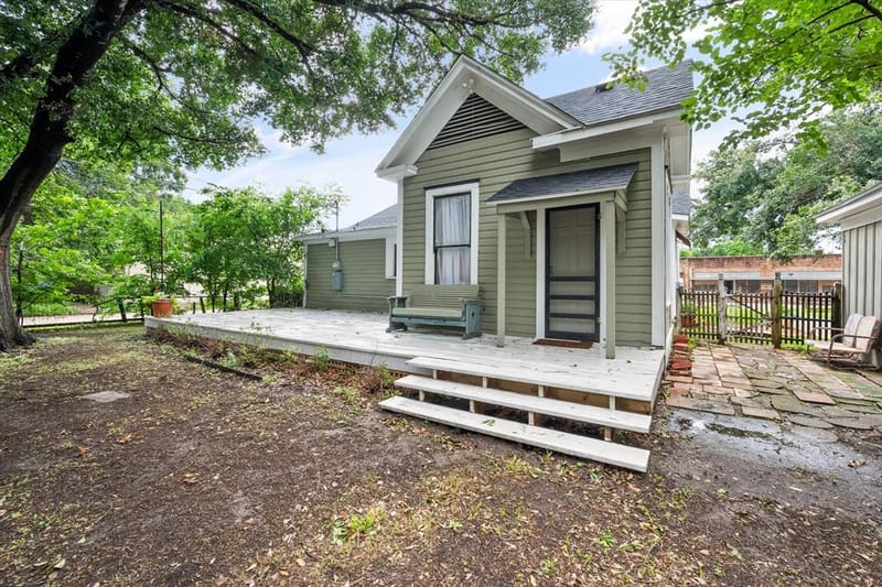 1004 W 5th Avenue, Corsicana TX 75110 - Photo 32