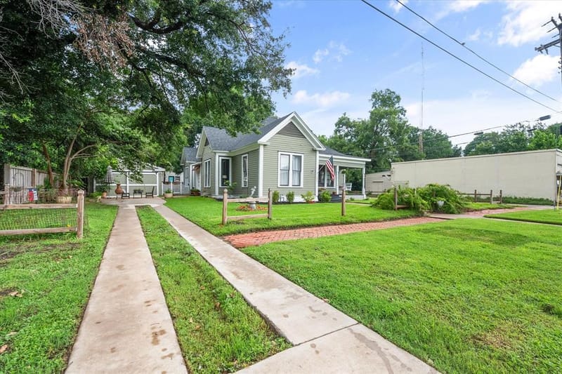 1004 W 5th Avenue, Corsicana TX 75110 - Photo 34