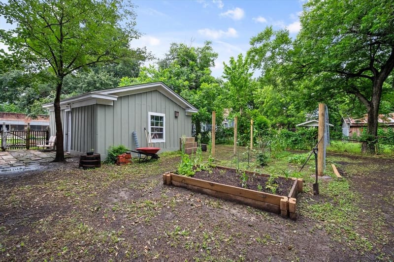 1004 W 5th Avenue, Corsicana TX 75110 - Photo 29