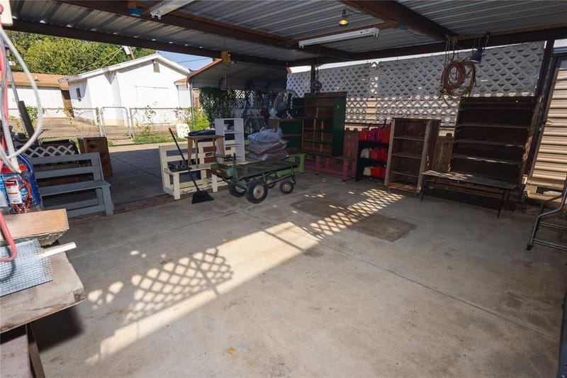 809 Lomo Street, Fort Worth TX 76110 - Photo 6