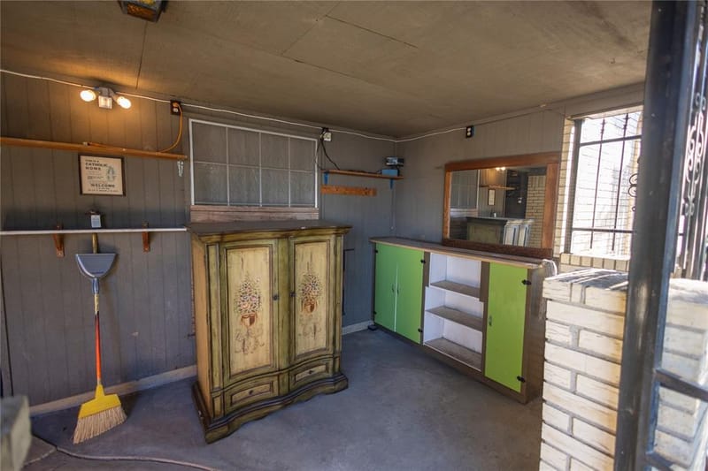 809 Lomo Street, Fort Worth TX 76110 - Photo 32
