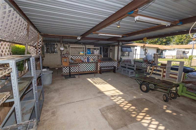 809 Lomo Street, Fort Worth TX 76110 - Photo 9
