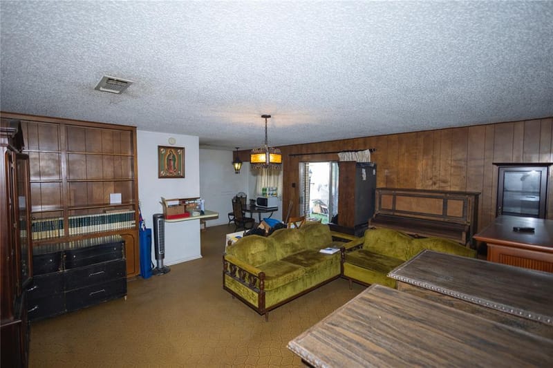809 Lomo Street, Fort Worth TX 76110 - Photo 14