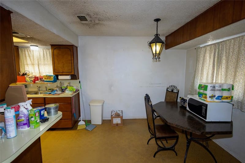 809 Lomo Street, Fort Worth TX 76110 - Photo 15