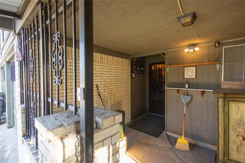 809 Lomo Street, Fort Worth TX 76110 - Photo 4