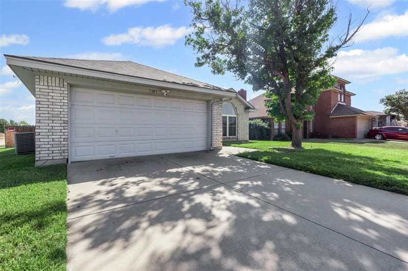 7301 Wagonwheel Road, Fort Worth TX 76133 - Photo 7