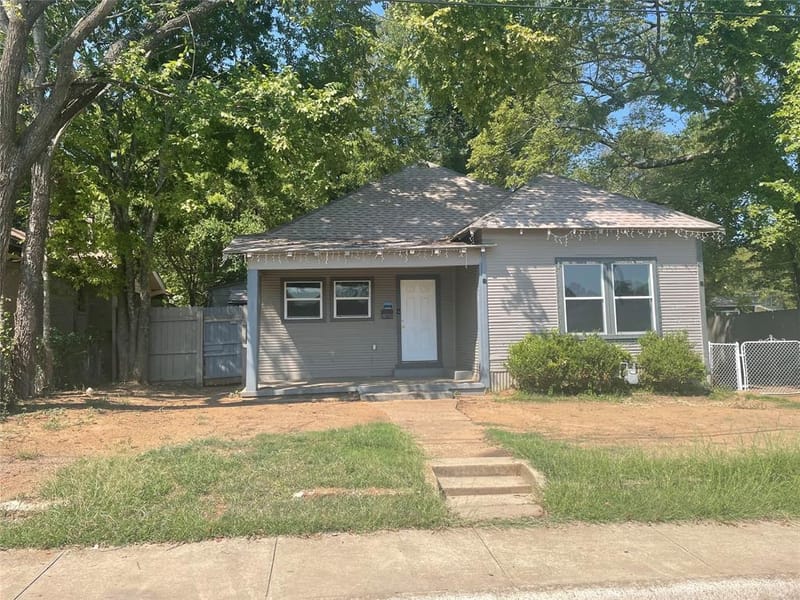 233 10th Street NE, Paris TX 75460