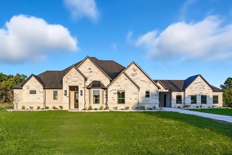 2061 Glenhollow Drive, Weatherford TX 76088