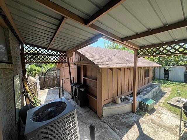 716 E Harvey Avenue, Fort Worth TX 76104 - Photo 18