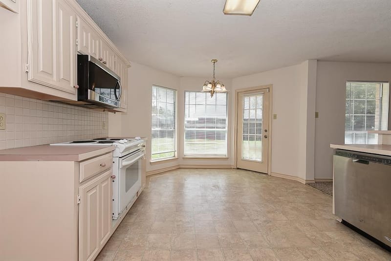 517 Highland Oaks Drive, Greenville TX 75402 - Photo 17
