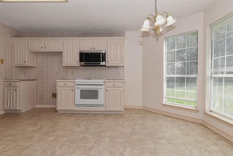 517 Highland Oaks Drive, Greenville TX 75402 - Photo 16