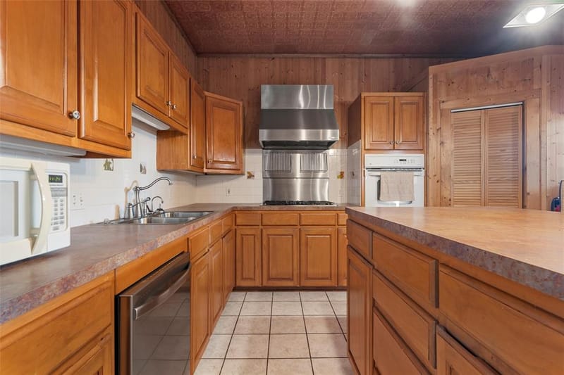 303 Westlake Drive, Woodway TX 76712 - Photo 9