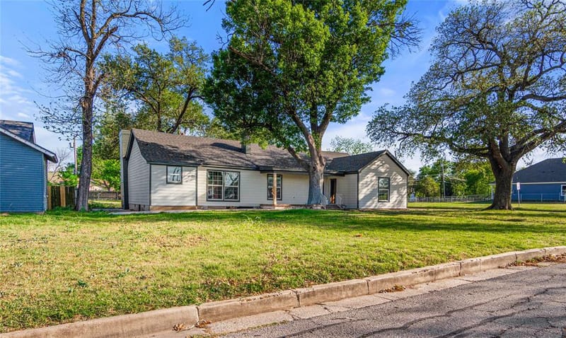 2928 Pine Avenue, Waco TX 76708 - Photo 24
