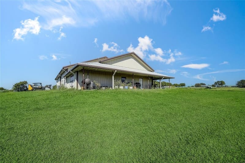 808 W Line Road, Whitesboro TX 76273 - Photo 2
