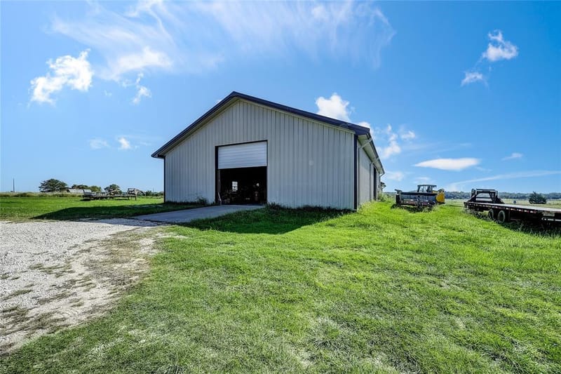 808 W Line Road, Whitesboro TX 76273 - Photo 6