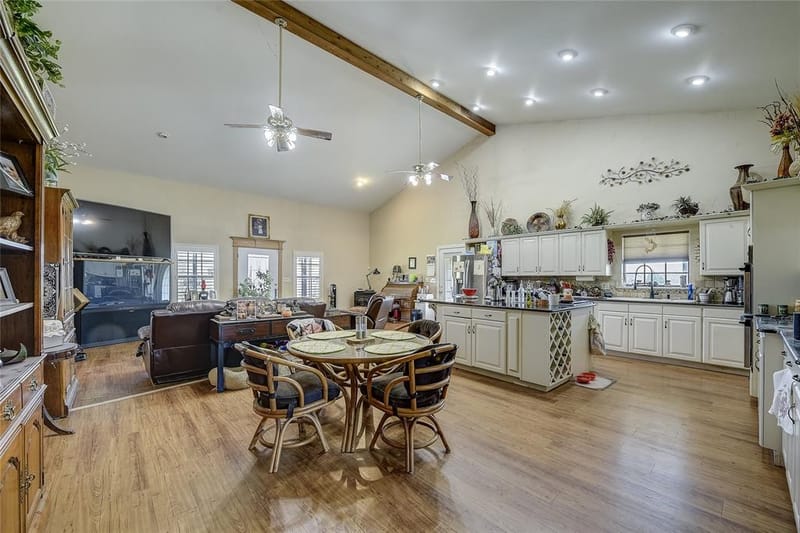 808 W Line Road, Whitesboro TX 76273 - Photo 16