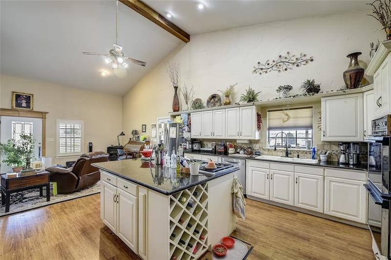 808 W Line Road, Whitesboro TX 76273 - Photo 12
