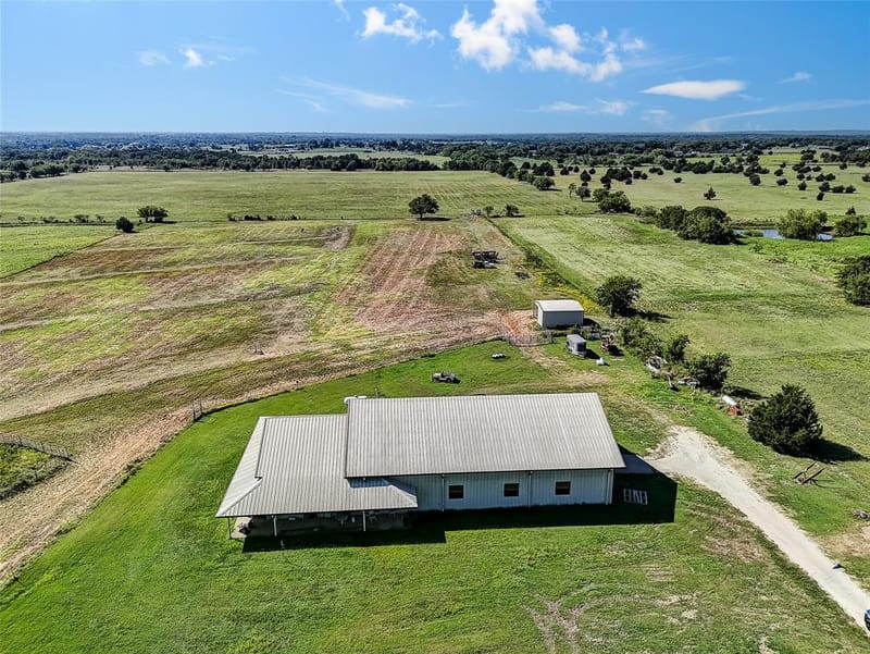 808 W Line Road, Whitesboro TX 76273 - Photo 7