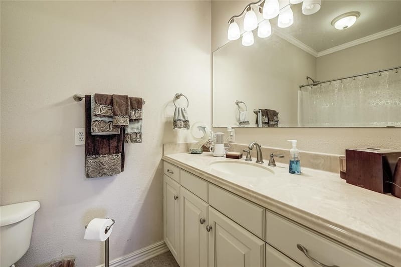 808 W Line Road, Whitesboro TX 76273 - Photo 20