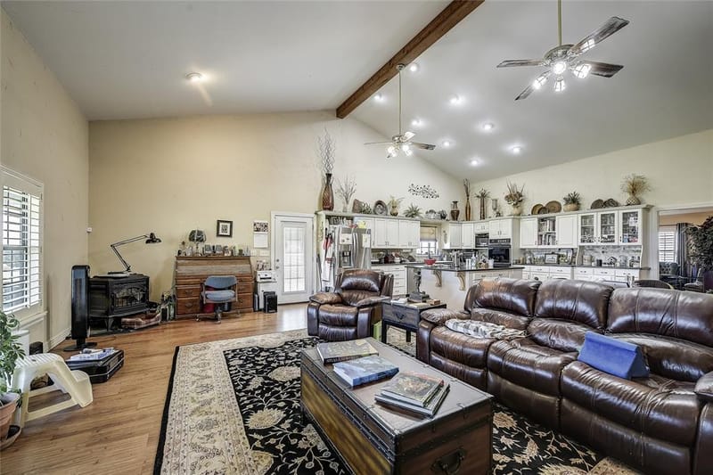 808 W Line Road, Whitesboro TX 76273 - Photo 9