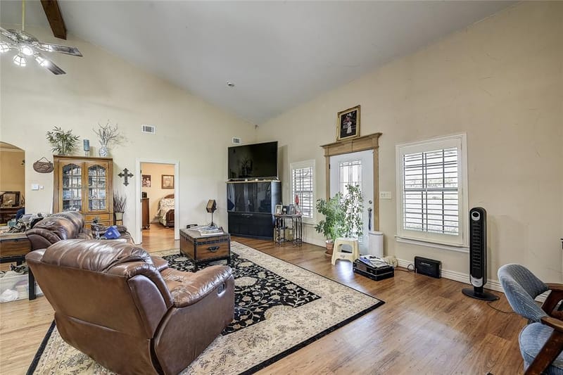 808 W Line Road, Whitesboro TX 76273 - Photo 10